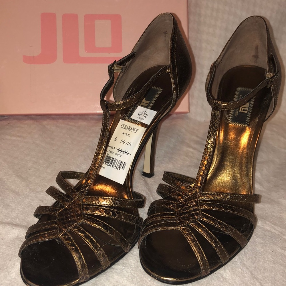 Used JLo bronze Carmela pumps 9 1/2 M